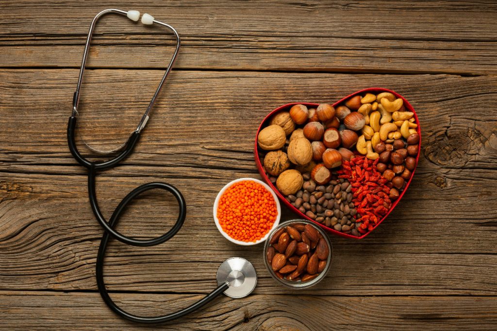 Colesterolo alto? 7 cibi quotidiani per ridurlo naturalmente