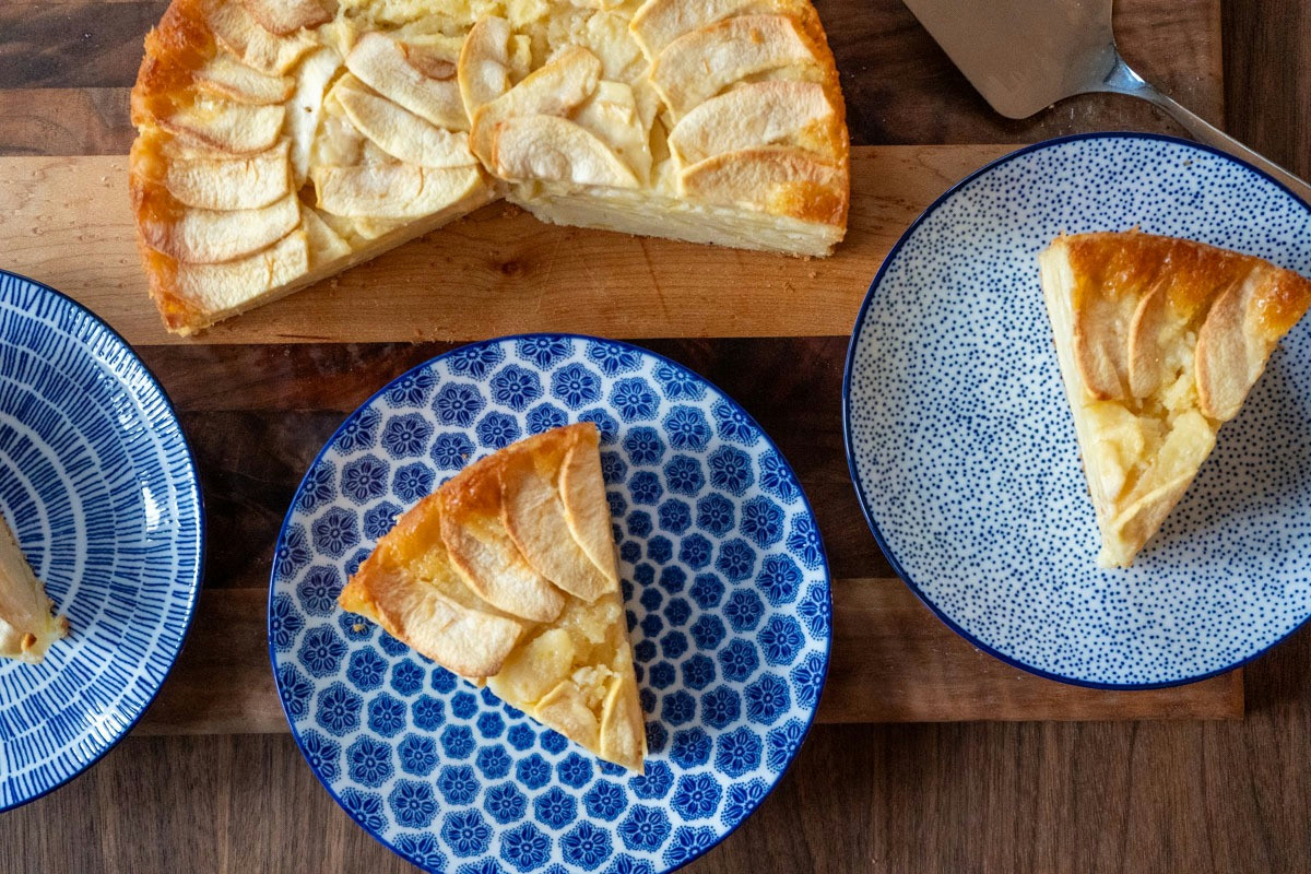 La mia torta di mele autunnale con soli 4 ingredienti: profumata, soffice e dorata come mai prima!