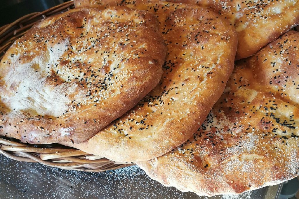 Da quando preparo questa focaccia barese non ne voglio più altre: ecco la ricetta perfetta